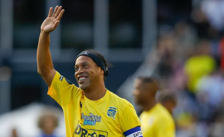 Ronaldinho describes the Brazilian national team as a "disgrace" and refuses to support it in Copa America